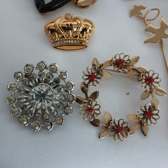 Lot #2 Costume Jewelry Brooches Animals Angels Shoe Buckles Butterfly Sold as is - Picture 7 of 7